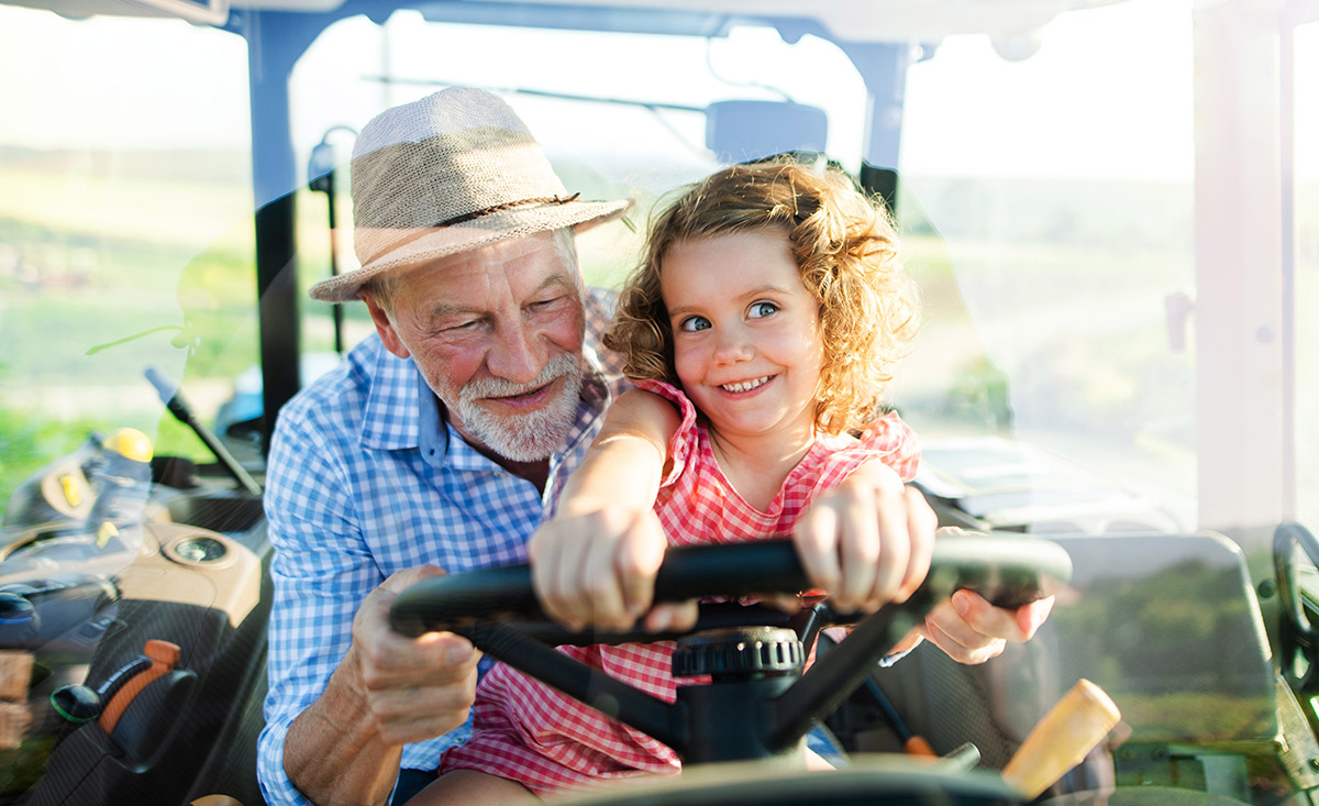 maedchen-traktorfahrt